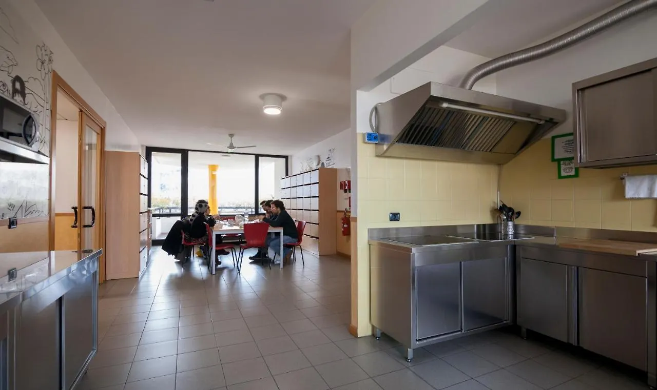 La Cordata Accommodation - Zumbini 6 Милан 3*,