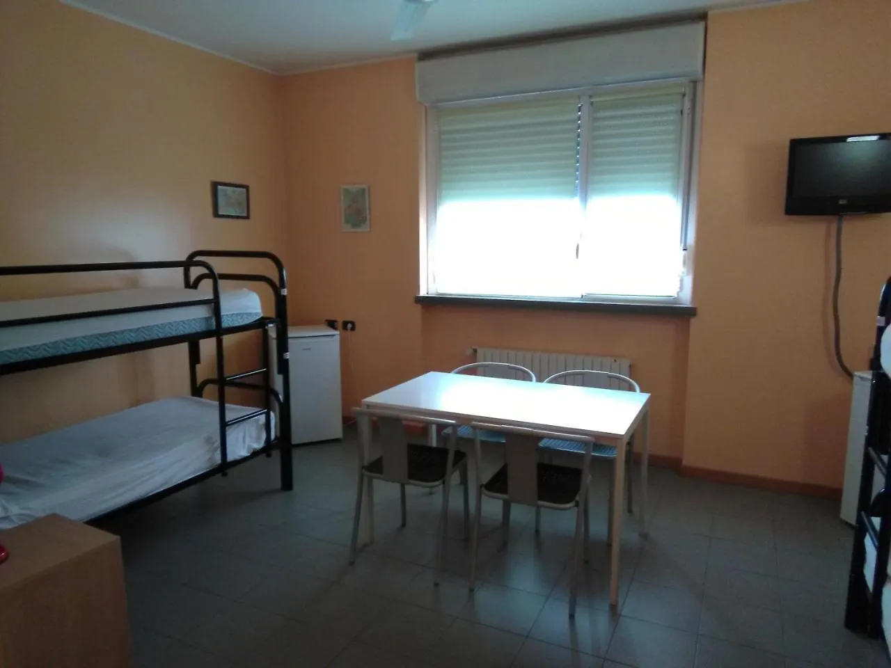 La Cordata Accommodation - Zumbini 6 Милан 3*,  Италия